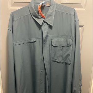 Men's fishing shirt have 2 that are the same just  different color